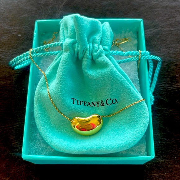 Tiffany 18K Yellow Gold Bean necklace - 18 mm pendant; 18” chain. - Picture 1 of 3